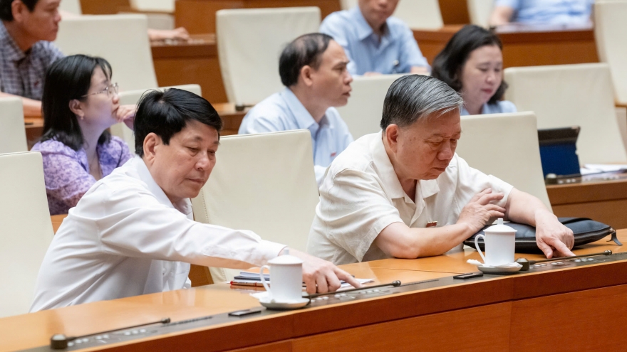 Đồng ý hỗ trợ 100% mức lương hệ số cho cán bộ trực tiếp xây dựng pháp luật